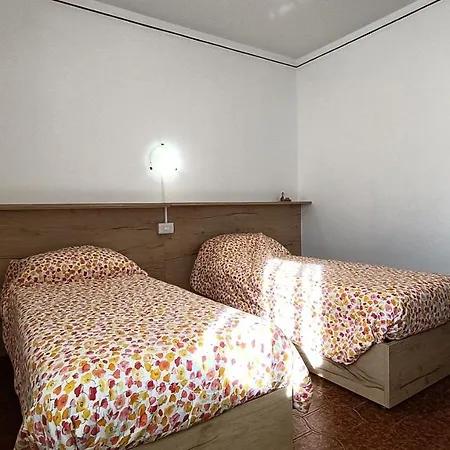 Apartment With Garden, View And Parking - Larihome A15 *